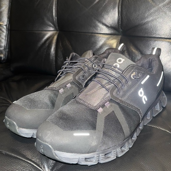 On Cloud 6 Running Shoes (Waterproof) - Picture 1 of 8